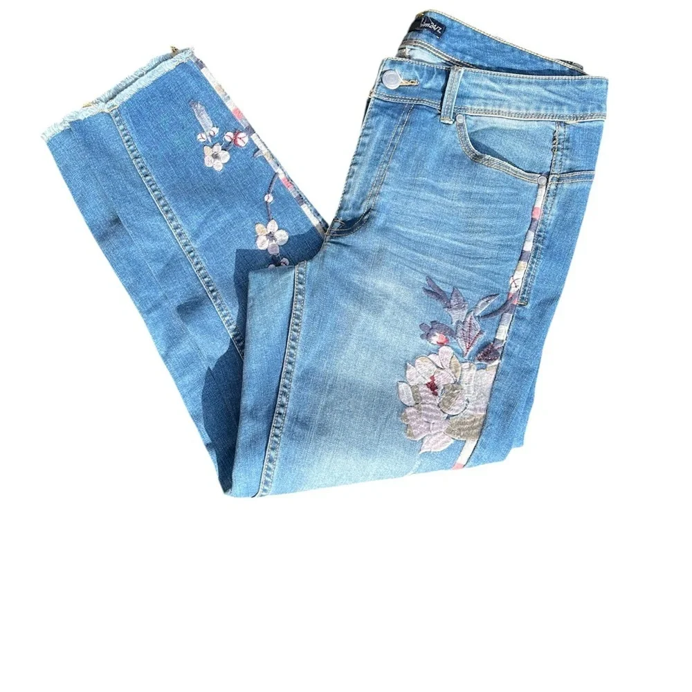 Women distressed floral fray bottom jeans by Denim 24/7 Colorful stripe size 12W - Picture 3 of 7